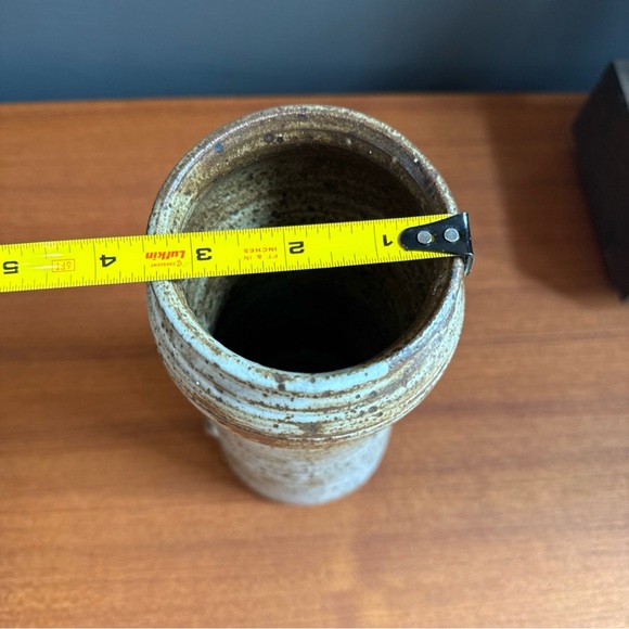 Mid-century modern handcrafted pottery vase large signed DSM - Picture 8 of 10